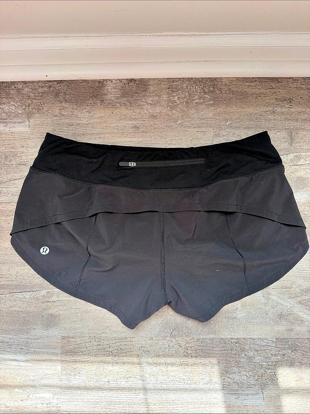 Lululemon Speed Up Low-Rise Lined Short 2.5" Shorts Black Size 6